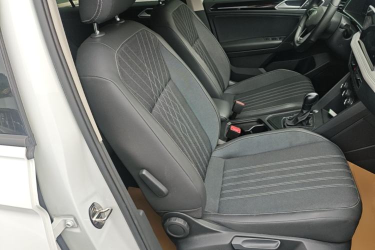 Used Volkswagen Tiguan L 2023 330TSI Automatic Two-Wheel Drive Comfort Edition Right Front Seat