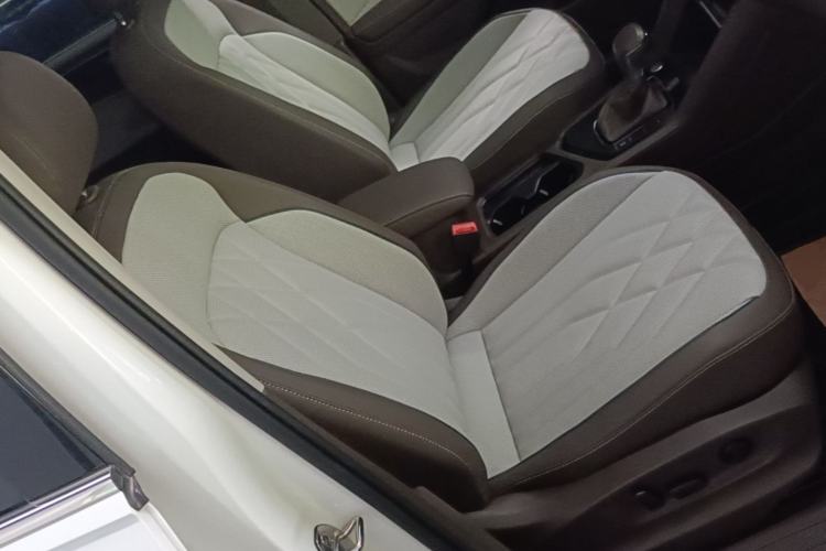Used Volkswagen Tiguan L 2023 330TSI Automatic Two-Wheel Drive Smart Edition Right Front Seat