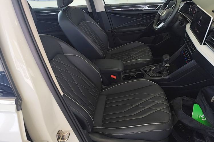 Used Volkswagen Tiguan L 2023 300TSI Automatic Two-Wheel Drive Smart Edition Right Front Seat