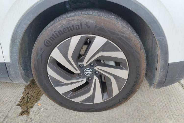 Used Volkswagen Tiguan L 2023 300TSI Automatic Two-Wheel Drive Smart Edition Right Front Wheel Hub