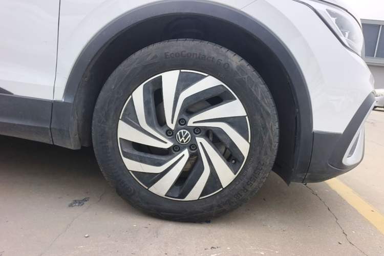 Used Volkswagen Tiguan L 2023 330TSI Automatic Two-Wheel Drive Comfort Edition Right Front Wheel Hub