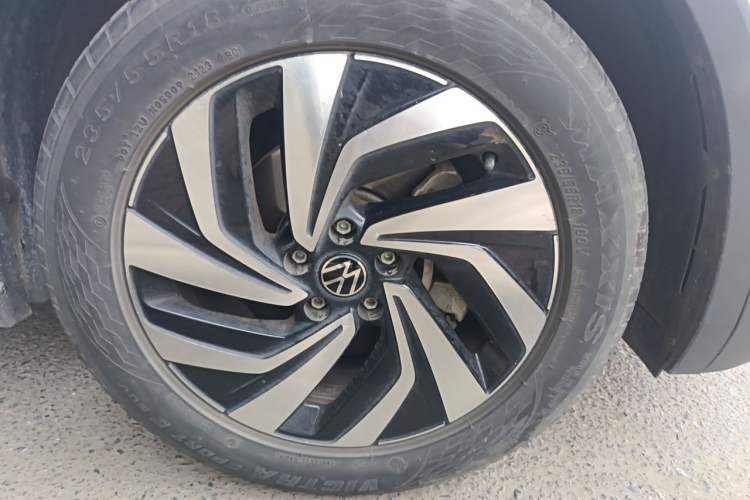 Used Volkswagen Tiguan L 2023 Revised Version 330TSI Automatic Two-Wheel Drive Smart Enjoyment Edition Right Front Wheel Hub