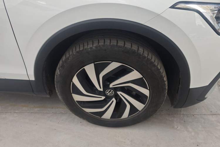 Used Volkswagen Tiguan L 2023 300TSI Automatic Two-Wheel Drive Smart Edition Right Front Wheel Hub