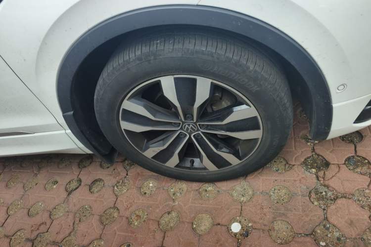 Used Volkswagen Tiguan L 2023 330TSI Automatic Two-Wheel Drive R-Line Enjoyment Edition Right Front Wheel Hub