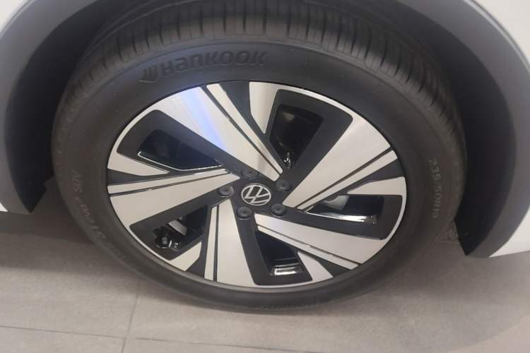 Used Volkswagen Tiguan L 2023 Facelift 380TSI Automatic All-Wheel Drive R-Line Flagship 7-Seater Right Front Wheel Hub