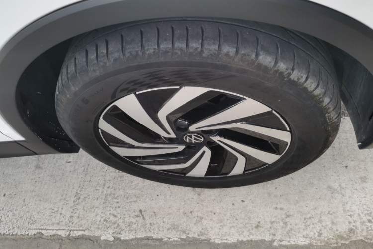 Used Volkswagen Tiguan L 2023 300TSI Automatic Two-Wheel Drive Smart Edition Right Front Wheel Hub