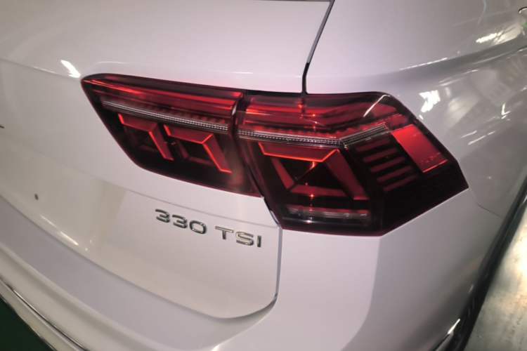 Used Volkswagen Tiguan L 2023 330TSI Automatic Two-Wheel Drive R-Line Enjoyment Edition Right Rear Taillight