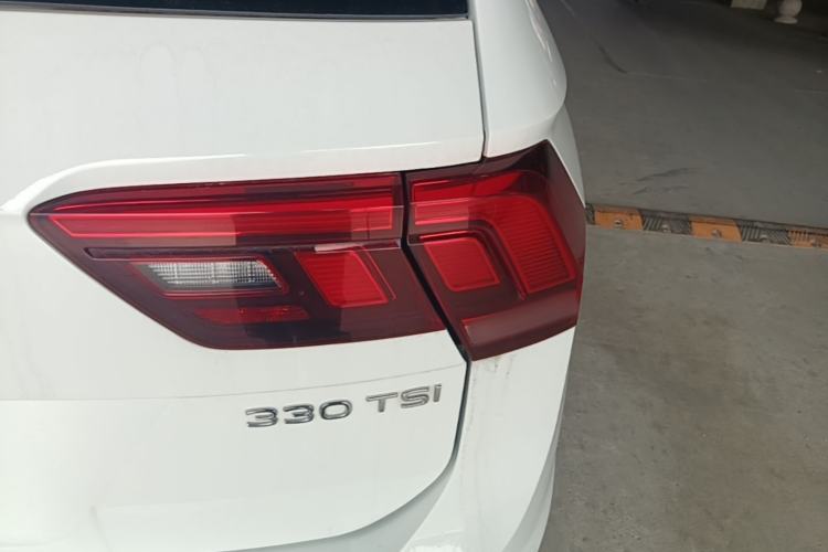 Used Volkswagen Tiguan L 2023 Revised Version 330TSI Automatic Two-Wheel Drive Smart Enjoyment Edition Right Rear Taillight
