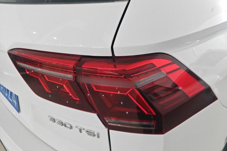Used Volkswagen Tiguan L 2023 330TSI Automatic Two-Wheel Drive R-Line Enjoyment Edition Right Rear Taillight
