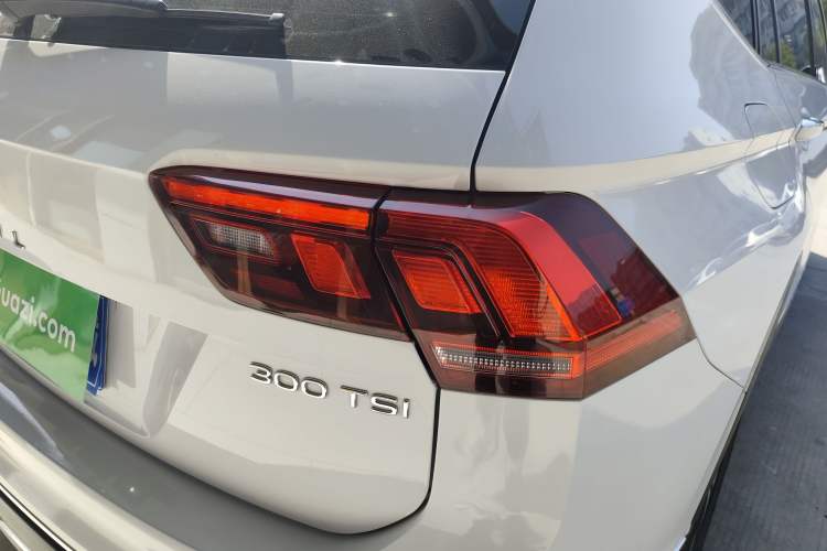 Used Volkswagen Tiguan L 2023 300TSI Automatic Two-Wheel Drive Smart Edition Right Rear Taillight
