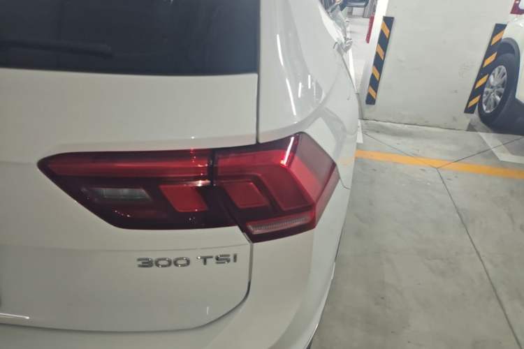 Used Volkswagen Tiguan L 2023 300TSI Automatic Two-Wheel Drive Smart Edition Right Rear Taillight