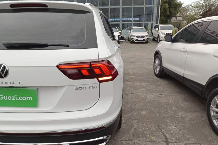 Used Volkswagen Tiguan L 2023 300TSI Automatic Two-Wheel Drive Smart Edition Right Rear Taillight