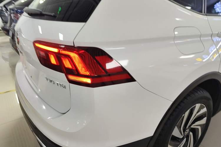 Used Volkswagen Tiguan L 2023 330TSI Automatic Two-Wheel Drive Comfort Edition Right Rear Taillight