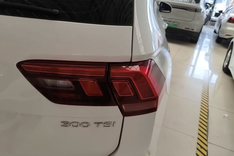 Used Volkswagen Tiguan L 2023 300TSI Automatic Two-Wheel Drive Smart Edition Right Rear Taillight