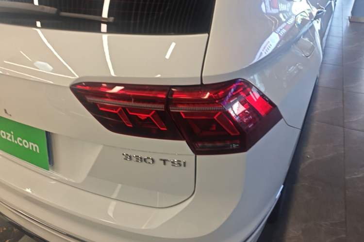 Used Volkswagen Tiguan L 2023 330TSI Automatic Two-Wheel Drive R-Line Enjoyment Edition Right Rear Taillight