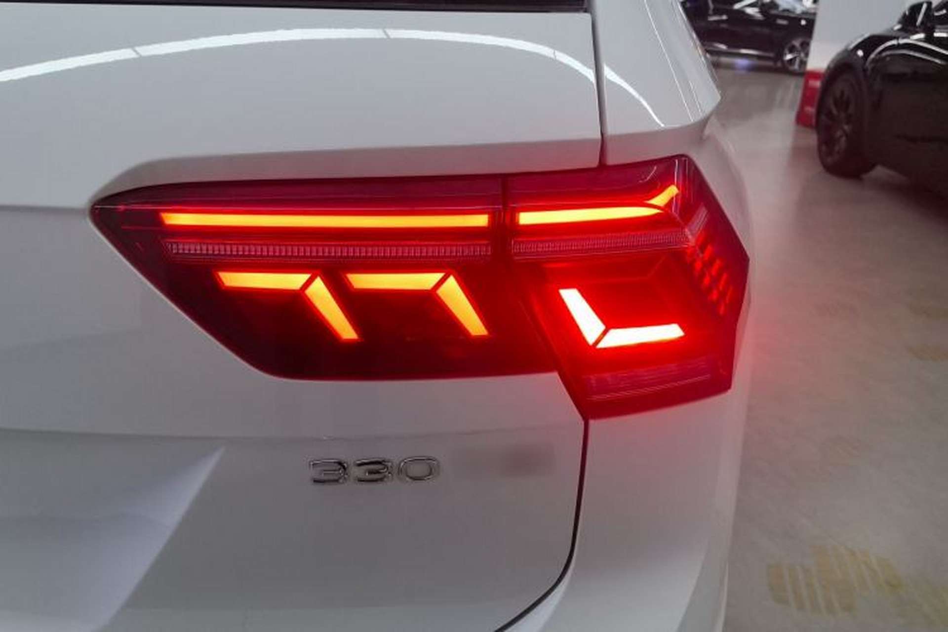 Used Volkswagen Tiguan L 2023 Restyled 330TSI Automatic Two-Wheel Drive R-Line Enhanced Comfort Version Right Rear Taillight