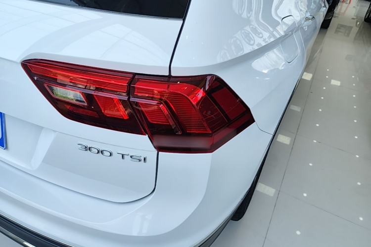 Used Volkswagen Tiguan L 2023 300TSI Automatic Two-Wheel Drive Smart Edition Right Rear Taillight
