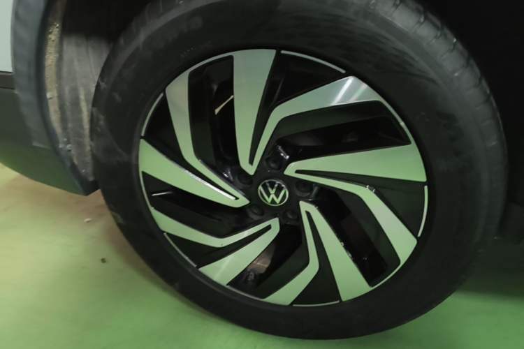 Used Volkswagen Tiguan L 2023 330TSI Automatic Two-Wheel Drive Comfort Edition Right Rear Wheel Hub