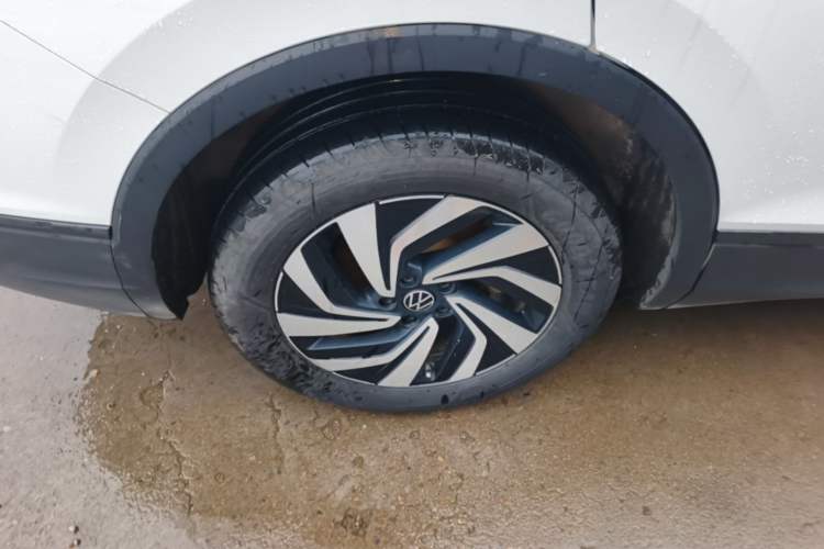 Used Volkswagen Tiguan L 2023 330TSI Automatic Two-Wheel Drive Comfort Edition Right Rear Wheel Hub