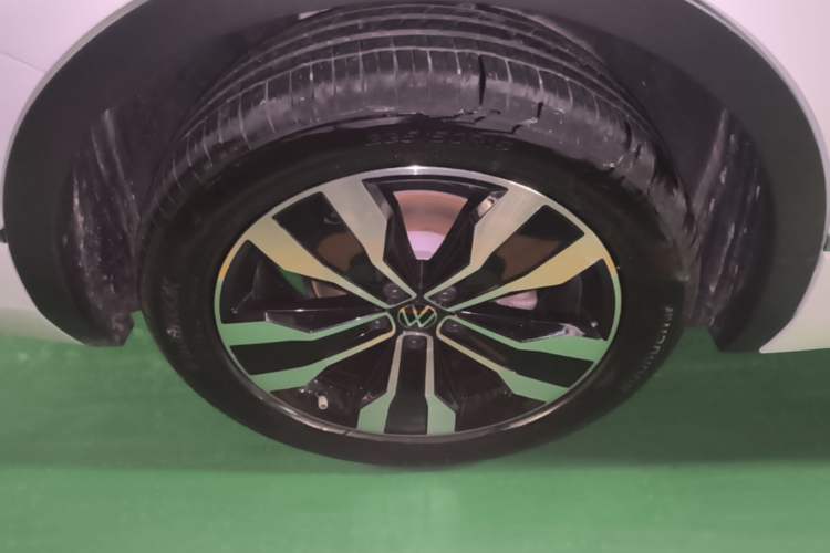 Used Volkswagen Tiguan L 2023 330TSI Automatic Two-Wheel Drive R-Line Enjoyment Edition Right Rear Wheel Hub
