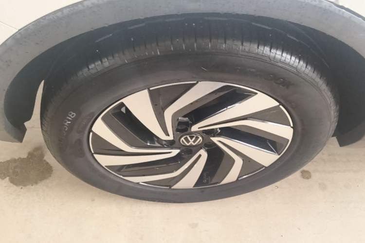 Used Volkswagen Tiguan L 2023 330TSI Automatic Two-Wheel Drive Smart Edition Right Rear Wheel Hub