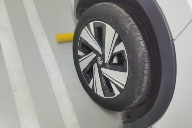 Used Volkswagen Tiguan L 2023 Facelift 380TSI Automatic All-Wheel Drive R-Line Flagship 7-Seater Right Rear Wheel Hub