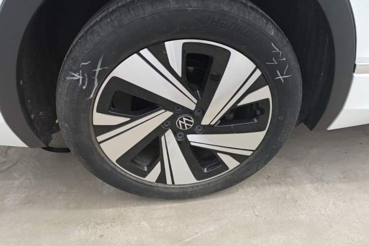Used Volkswagen Tiguan L 2023 Restyled 330TSI Automatic Two-Wheel Drive R-Line Enhanced Comfort Version Right Rear Wheel Hub