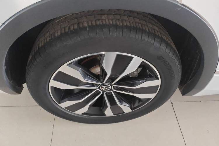 Used Volkswagen Tiguan L 2023 330TSI Automatic Two-Wheel Drive R-Line Enjoyment Edition Right Rear Wheel Hub