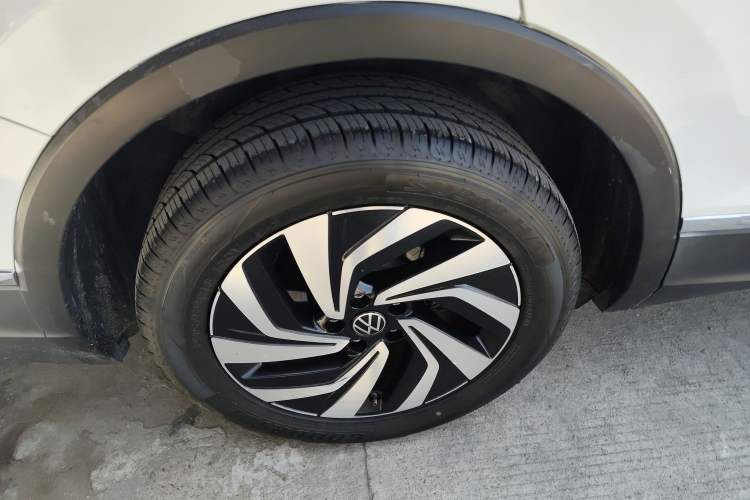 Used Volkswagen Tiguan L 2023 300TSI Automatic Two-Wheel Drive Smart Edition Right Rear Wheel Hub