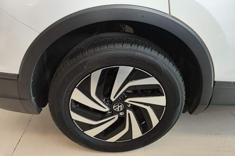 Used Volkswagen Tiguan L 2023 330TSI Automatic Two-Wheel Drive Comfort Edition Right Rear Wheel Hub