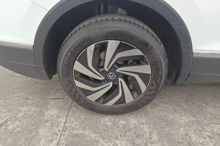 Used Volkswagen Tiguan L 2023 300TSI Automatic Two-Wheel Drive Smart Edition Right Rear Wheel Hub