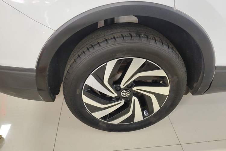 Used Volkswagen Tiguan L 2023 330TSI Automatic Two-Wheel Drive Comfort Edition Right Rear Wheel Hub