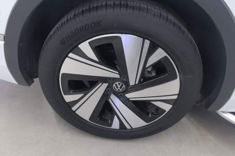 Used Volkswagen Tiguan L 2023 Restyled 330TSI Automatic Two-Wheel Drive R-Line Enhanced Comfort Version Right Rear Wheel Hub