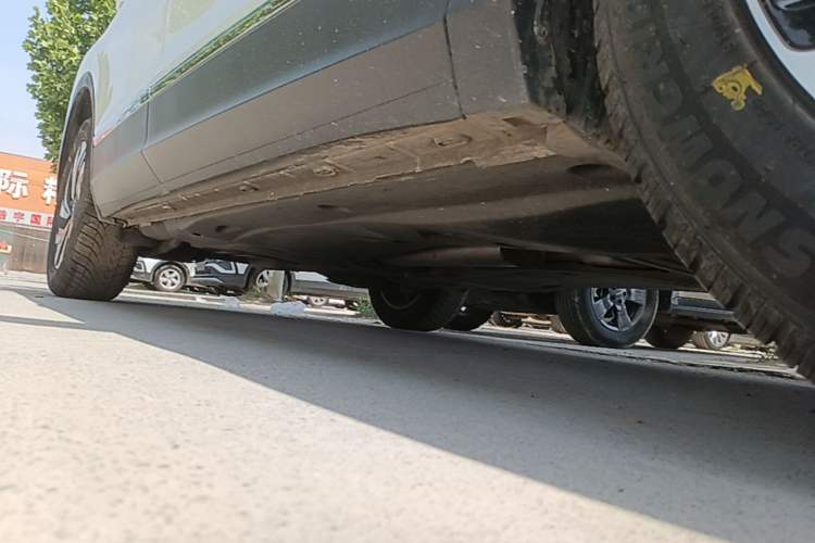 Used Volkswagen Tiguan L 2023 300TSI Automatic Two-Wheel Drive Smart Edition Right Side Sill