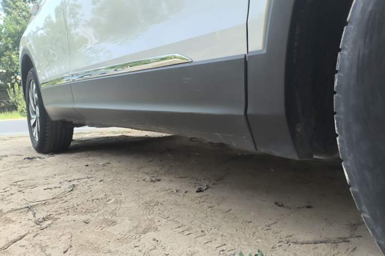 Used Volkswagen Tiguan L 2023 330TSI Automatic Two-Wheel Drive Smart Edition Right Side Sill