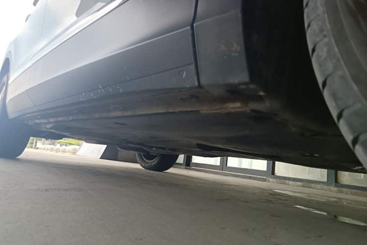 Used Volkswagen Tiguan L 2023 Revised Version 330TSI Automatic Two-Wheel Drive Smart Enjoyment Edition Right Side Sill
