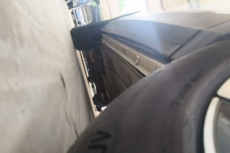 Used Volkswagen Tiguan L 2023 330TSI Automatic Two-Wheel Drive Smart Edition Right Side Sill