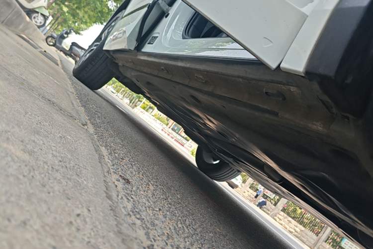 Used Volkswagen Tiguan L 2023 Restyled 330TSI Automatic Two-Wheel Drive R-Line Flagship Edition Right Side Sill