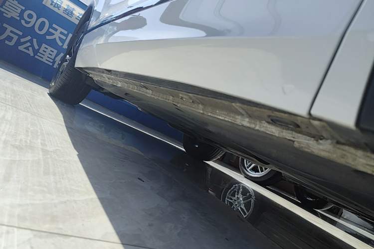 Used Volkswagen Tiguan L 2023 330TSI Automatic Two-Wheel Drive R-Line Enjoyment Edition Right Side Sill