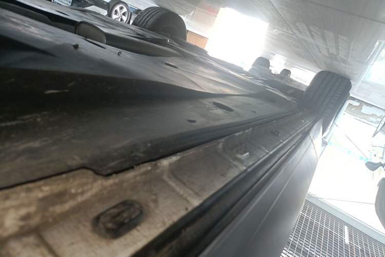 Used Volkswagen Tiguan L 2023 330TSI Automatic Two-Wheel Drive Comfort Edition Right Side Sill
