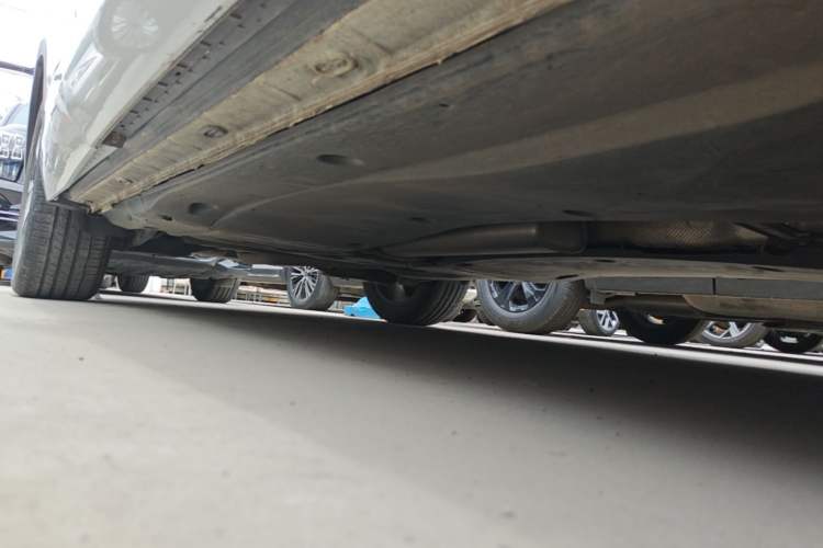 Used Volkswagen Tiguan L 2023 Restyled 330TSI Automatic Two-Wheel Drive R-Line Enhanced Comfort Version Right Side Sill