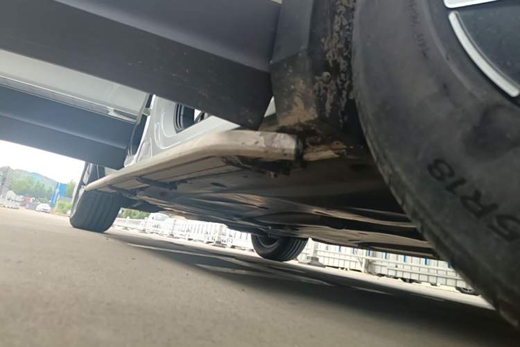 Used Volkswagen Tiguan L 2023 330TSI Automatic Two-Wheel Drive Smart Edition Right Side Sill