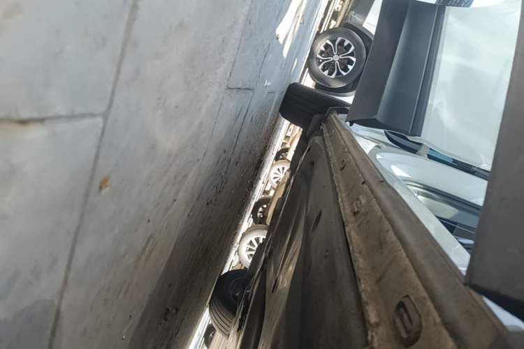 Used Volkswagen Tiguan L 2023 330TSI Automatic Two-Wheel Drive Comfort Edition Right Side Sill