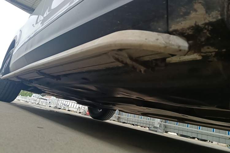 Used Volkswagen Tiguan L 2023 330TSI Automatic Two-Wheel Drive Smart Edition Right Side Sill