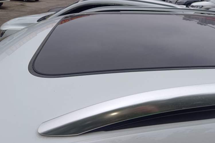 Used Volkswagen Tiguan L 2023 330TSI Automatic Two-Wheel Drive Smart Edition Roof