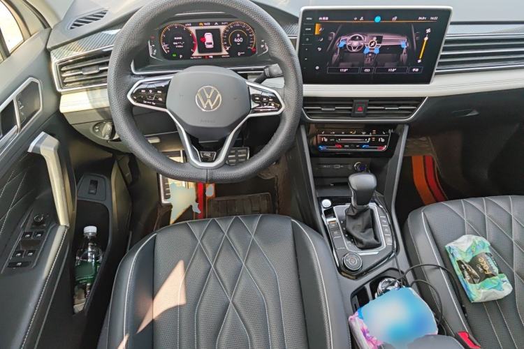 Used Volkswagen Tiguan L 2023 380TSI Automatic All-Wheel Drive R-Line Enhanced 7-Seater Steering Wheel