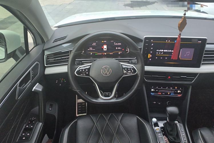Used Volkswagen Tiguan L 2023 Restyled 330TSI Automatic Two-Wheel Drive R-Line Enhanced Comfort Version Steering Wheel