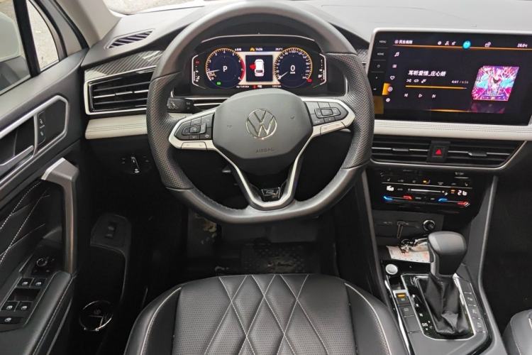 Used Volkswagen Tiguan L 2023 Restyled 330TSI Automatic Two-Wheel Drive R-Line Enhanced Comfort Version Steering Wheel
