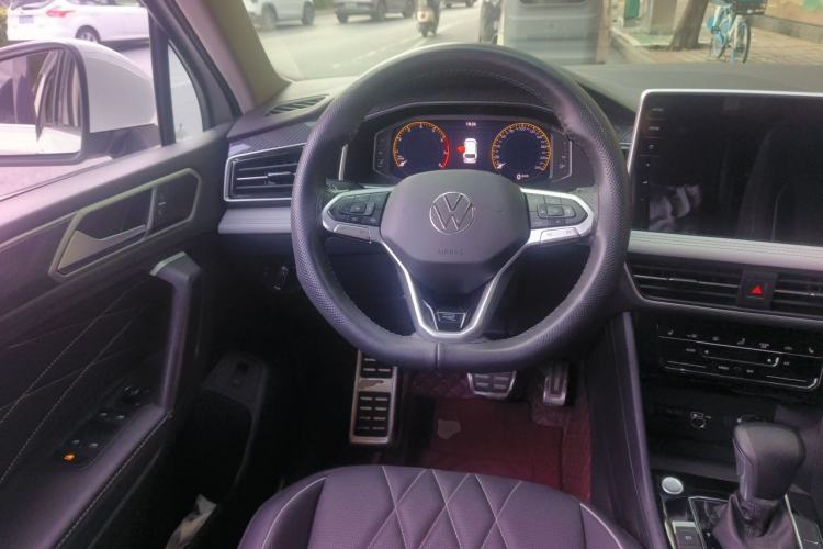 Used Volkswagen Tiguan L 2023 Restyled 330TSI Automatic Two-Wheel Drive R-Line Enhanced Comfort Version Steering Wheel