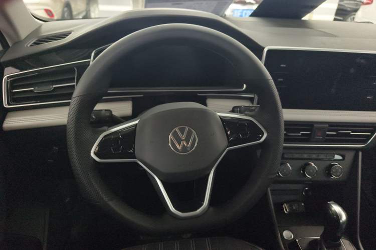 Used Volkswagen Tiguan L 2023 330TSI Automatic Two-Wheel Drive Comfort Edition Steering Wheel